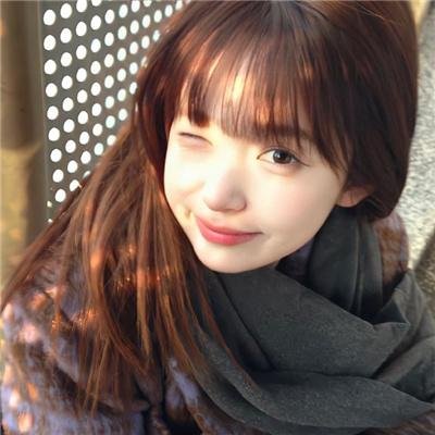 空庭夜雨蚀灯痕